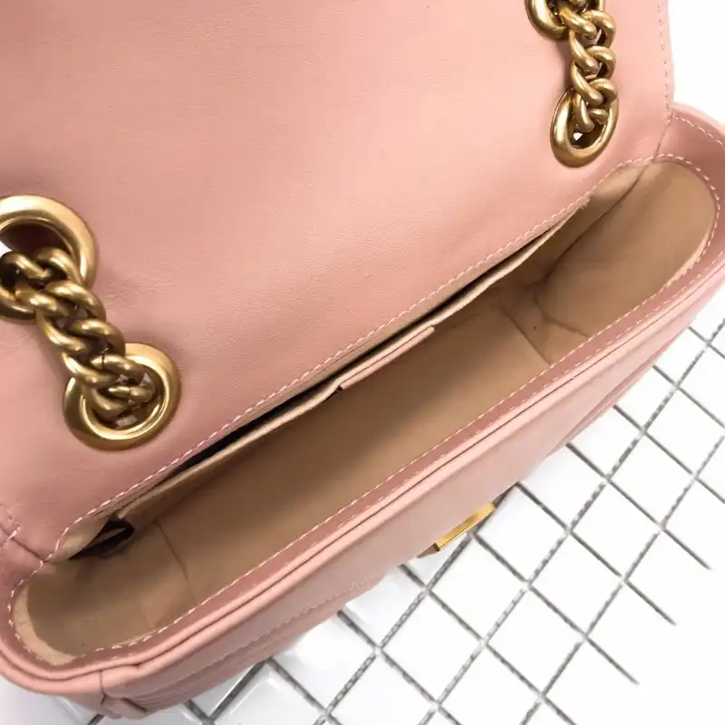 G*u*i bags 19b57g0008