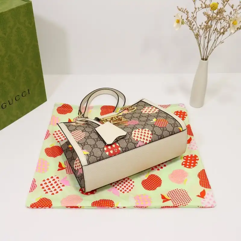 G*u*i s bags 2108dj0046