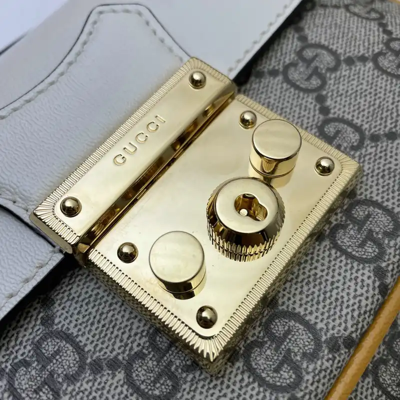 G*u*i bag 2205ya0022