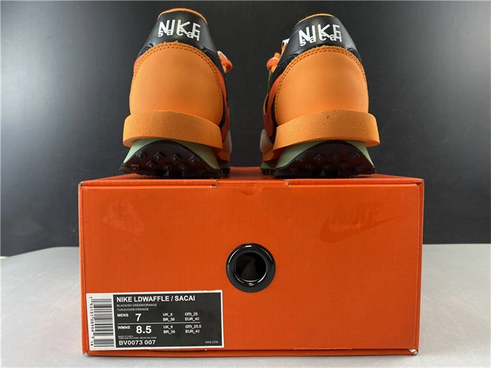 Lightweight Nike LD Waffle sacai BV0073- 5240