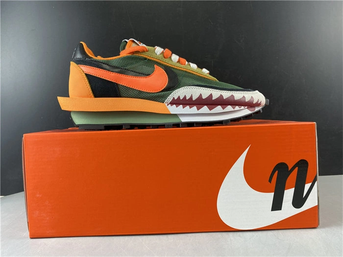 Lightweight Nike LD Waffle sacai BV0073- 5240